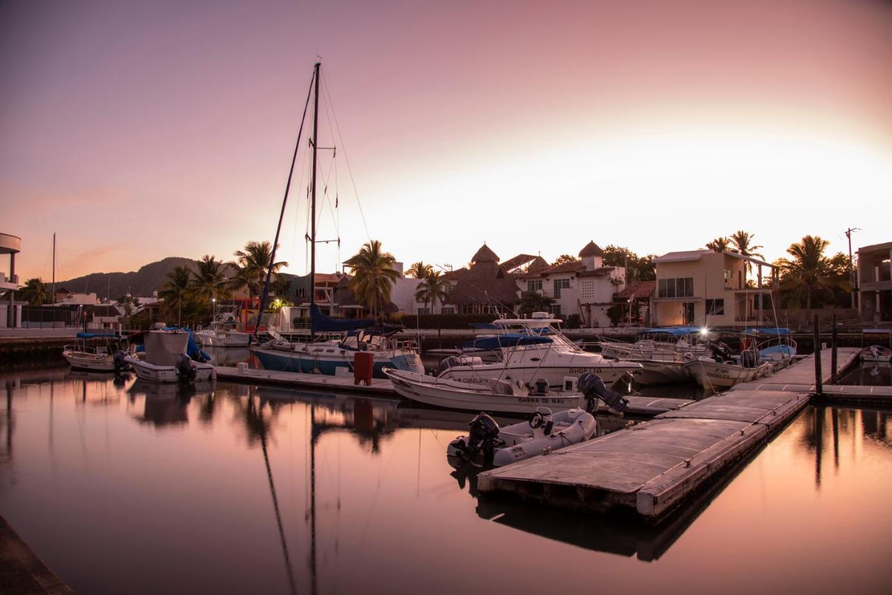 Hotel Cabo Blanco And Marina 4*